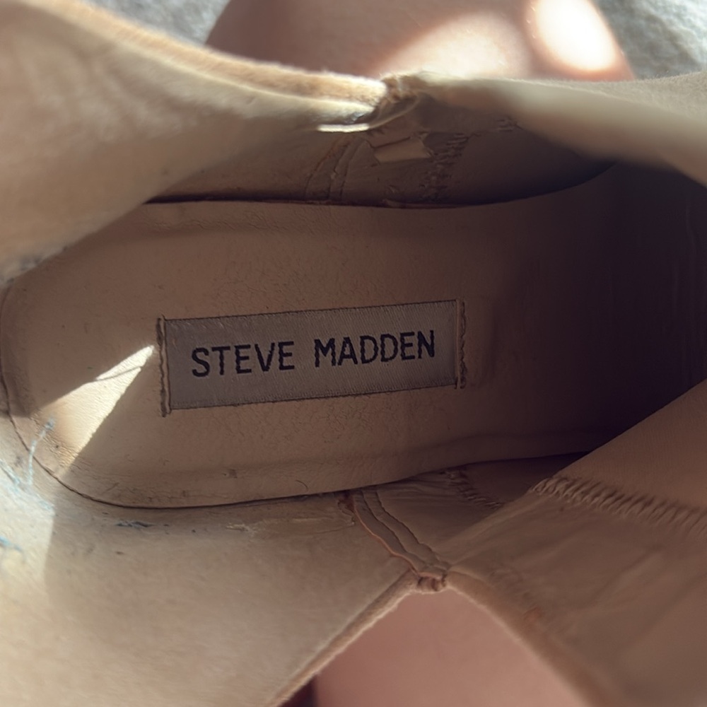 Steve Madden Tan Ankle Booties with Block Heel - Picture 4 of 5